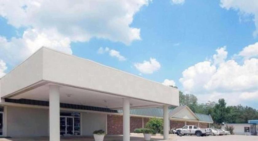 Econo Lodge Corinth Bagian luar foto