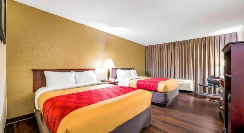 Econo Lodge Corinth Bagian luar foto