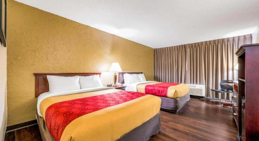 Econo Lodge Corinth Bagian luar foto